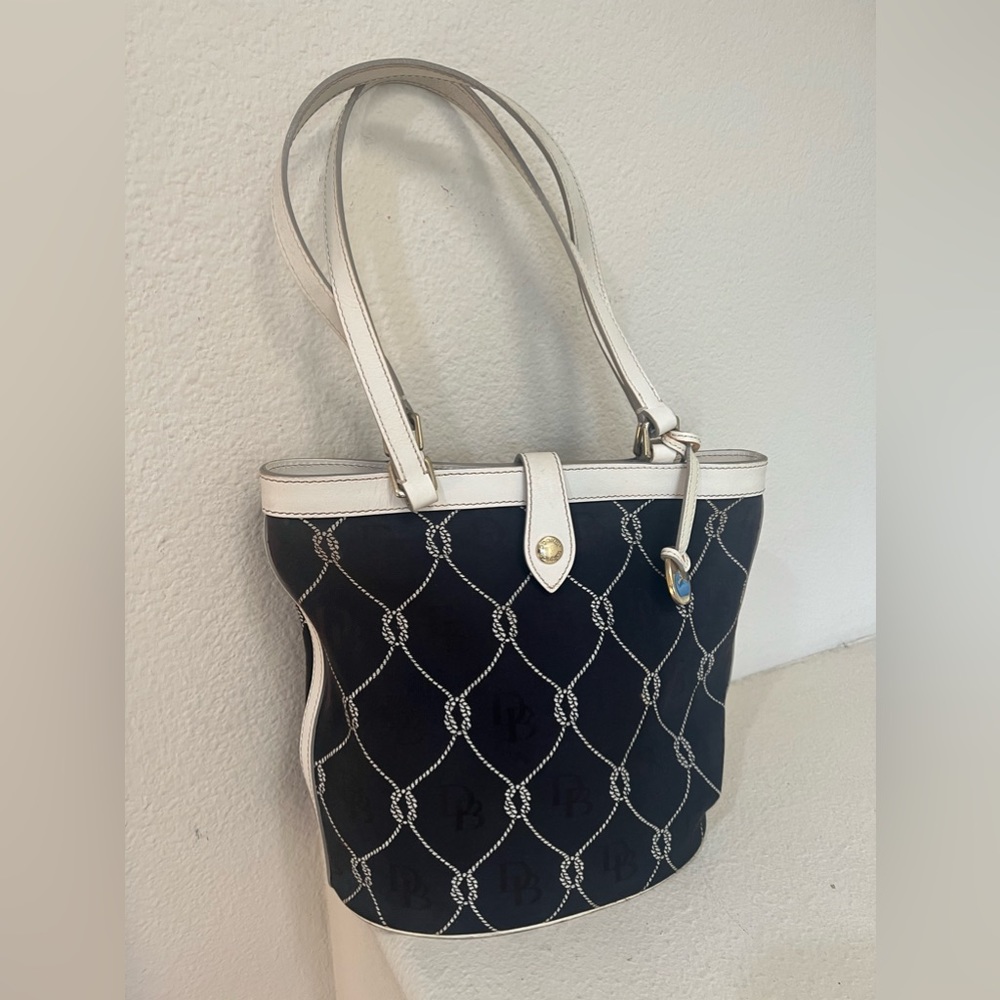 RARE Dooney & Bourke Navy Blue, white rope nautical design bucket bag